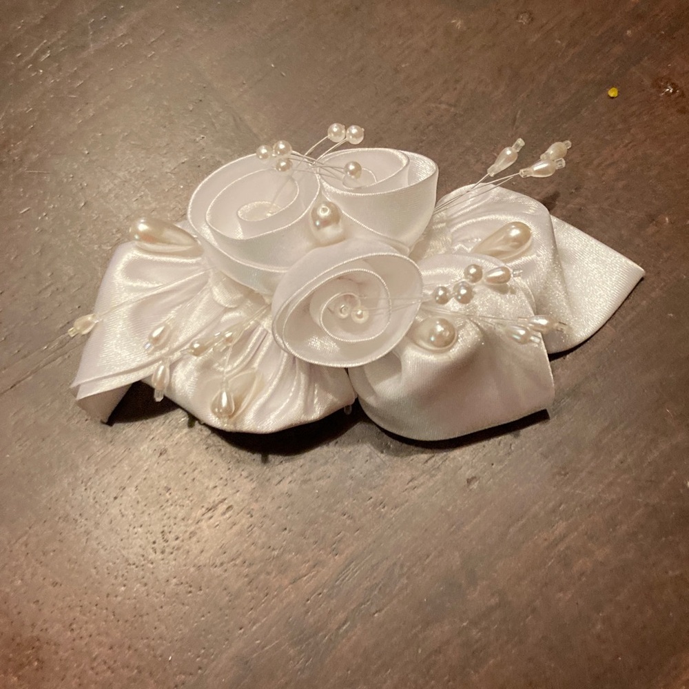 White Satin Pearl Floral Hair Clip for Women